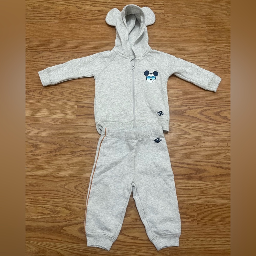 Disney Outfit Jogger Set Size 9-12 Months